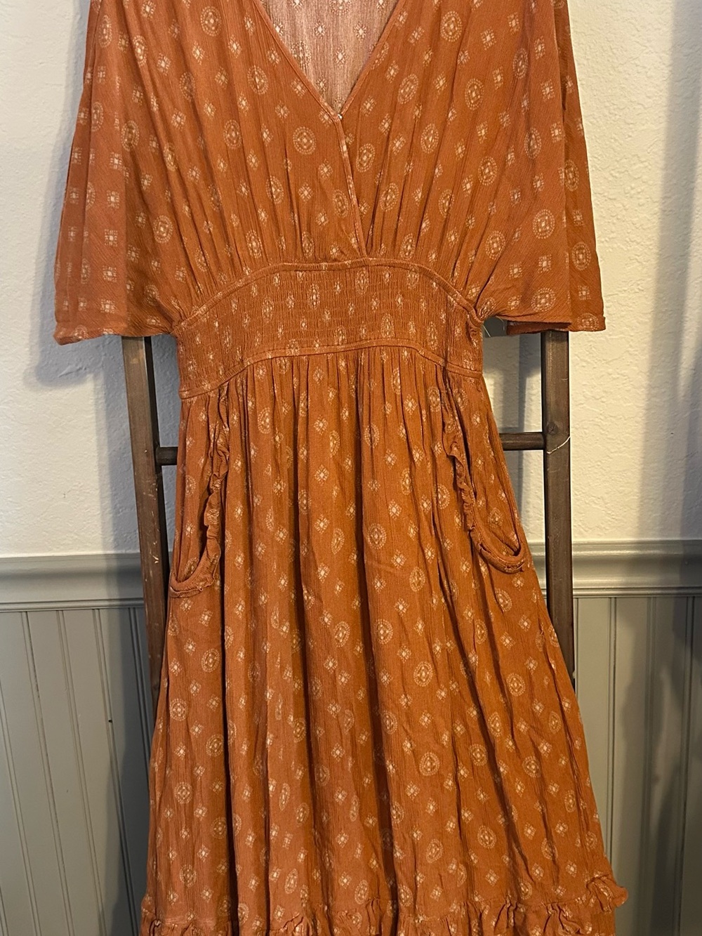 Storia Burnt Orange Floral V-Neck Midi Dress